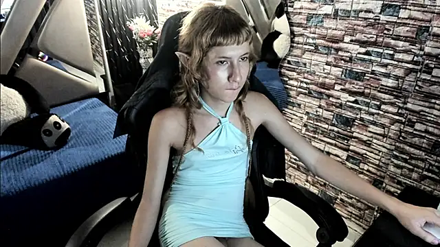 vivienne hadi online show from July 24, 2026, 4:05 pm