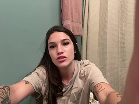 Snapshot of prettygirll00 chatting on July 12, 2026, 11:29 pm prettygirll00 online show from July 12, 2026, 11:29 pm