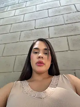 BellaLeclair  online show from July 28, 2026, 6:20 pm