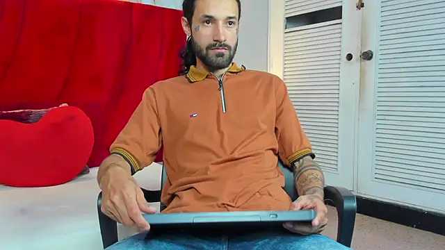 Snapshot of Alexx_val chatting on July 10, 2026, 8:00 pm Alexx val online show from July 10, 2026, 8:00 pm