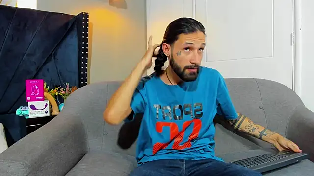 Snapshot of Alexx_val chatting on July 25, 2026, 7:33 pm Alexx val online show from July 25, 2026, 7:33 pm