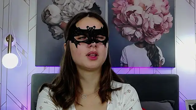 JulietteHembers online show from July 25, 2026, 4:21 am