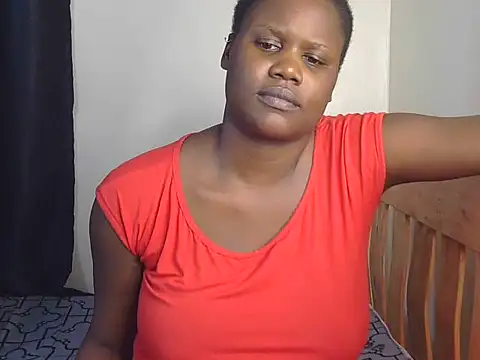 Snapshot of chocolate_lunah chatting on July 15, 2026, 4:23 pm chocolate lunah online show from July 15, 2026, 4:23 pm