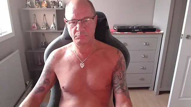 kellysomerset online show from July 15, 2026, 4:51 am