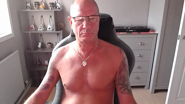 kellysomerset online show from July 21, 2026, 5:21 am
