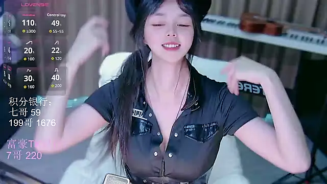 qiqibaby11 online show from July 18, 2026, 8:18 am
