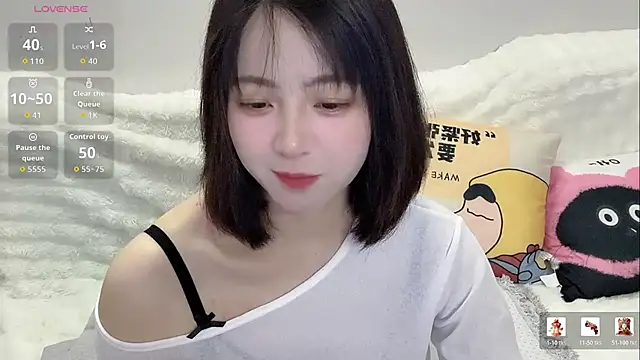 Snapshot of Lucy-8 chatting on July 22, 2026, 7:49 pm Lucy-8 online show from July 22, 2026, 7:49 pm