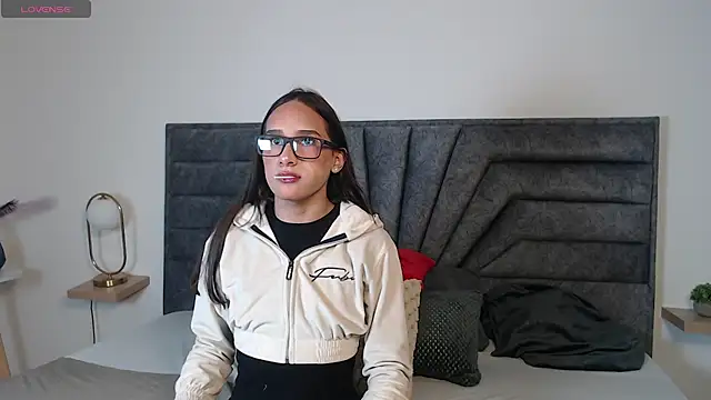 Snapshot of Sam_cielo chatting on July 18, 2026, 12:20 pm Sam cielo online show from July 18, 2026, 12:20 pm