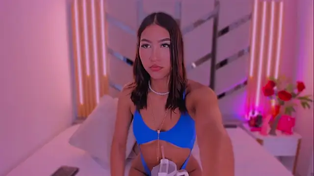 Snapshot of EmilyCruz- chatting on July 28, 2026, 2:13 pm EmilyCruz- online show from July 28, 2026, 2:13 pm