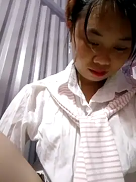 Snapshot of Chip-02 chatting on July 24, 2026, 12:58 pm Chip-02 online show from July 24, 2026, 12:58 pm