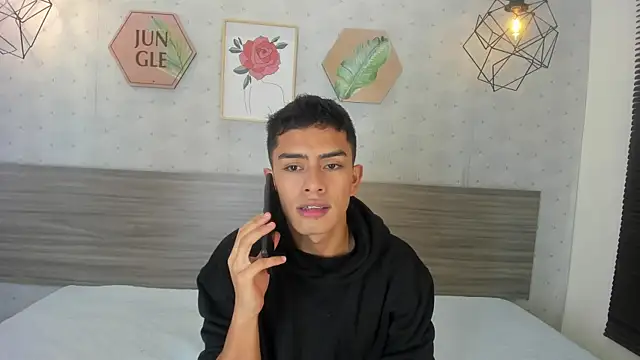 Alejo Jones  online show from July 16, 2026, 12:11 pm
