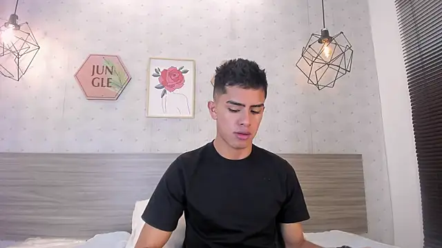 Alejo Jones  online show from July 28, 2026, 12:48 pm