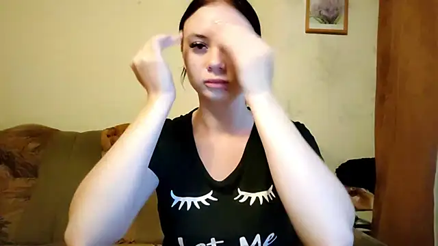 Snapshot of SARACUTIELOL chatting on July 10, 2026, 5:04 pm SARACUTIELOL online show from July 10, 2026, 5:04 pm