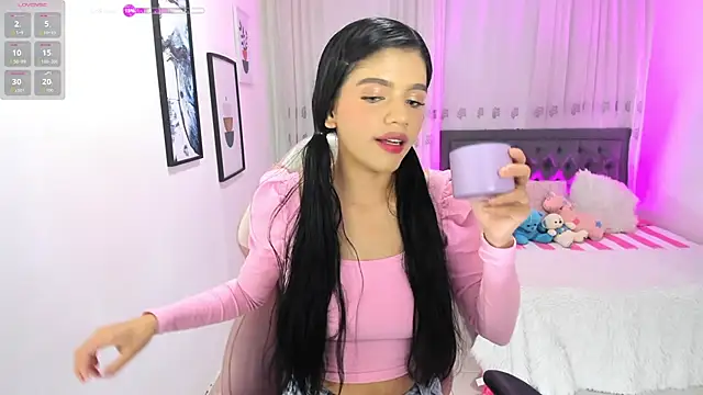 Snapshot of Mia__rouse_18 chatting on July 29, 2026, 12:47 pm Mia rouse 18 online show from July 29, 2026, 12:47 pm