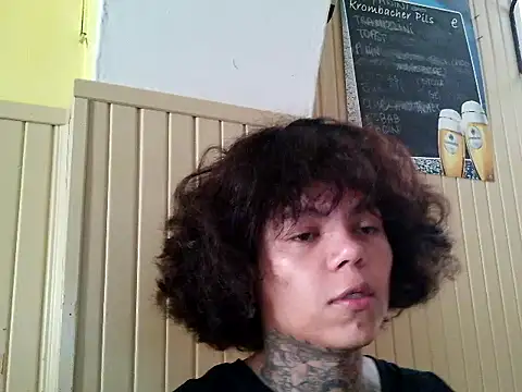Snapshot of bellahot34 chatting on August 2, 2026, 7:51 am bellahot34 online show from August 2, 2026, 7:51 am