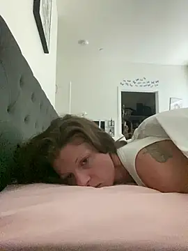 LuciousItaliaaa online show from July 10, 2026, 4:42 pm