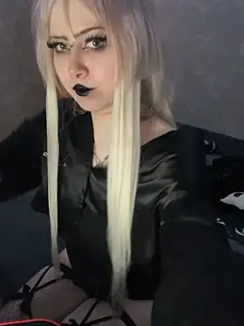 Snapshot of Sindy-Lou chatting on July 9, 2026, 10:25 pm Sindy-Lou online show from July 9, 2026, 10:25 pm