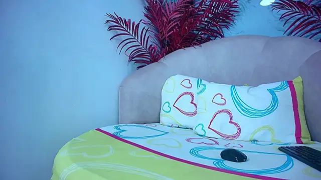 Snapshot of KatiiaVega chatting on July 24, 2026, 7:34 pm KatiiaVega online show from July 24, 2026, 7:34 pm