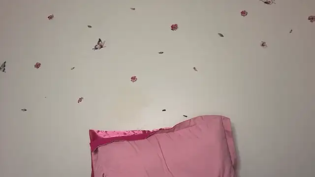 scarletskyee online show from July 28, 2026, 6:20 pm