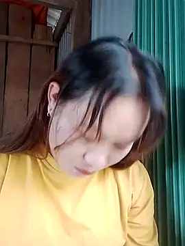 Snapshot of Lan-oanh chatting on July 12, 2026, 12:34 am Lan-oanh online show from July 12, 2026, 12:34 am
