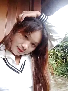 Snapshot of Lan-oanh chatting on July 19, 2026, 6:39 am Lan-oanh online show from July 19, 2026, 6:39 am
