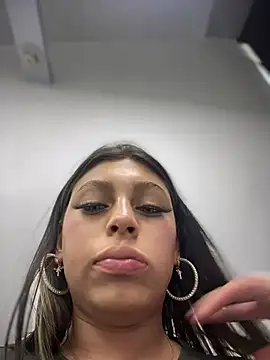 Snapshot of Im-Zoe chatting on July 14, 2026, 4:45 pm Im-Zoe online show from July 14, 2026, 4:45 pm