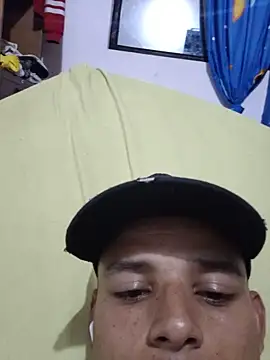 Snapshot of davidflz95 chatting on July 14, 2026, 2:16 am davidflz95 online show from July 14, 2026, 2:16 am