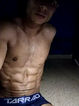 Snapshot of davidflz95 chatting on August 2, 2026, 6:23 am davidflz95 online show from August 2, 2026, 6:23 am
