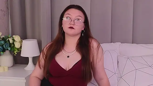 SophiaaBelle online show from July 13, 2026, 5:54 am