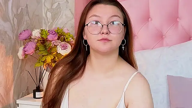 SophiaaBelle online show from July 21, 2026, 3:53 am
