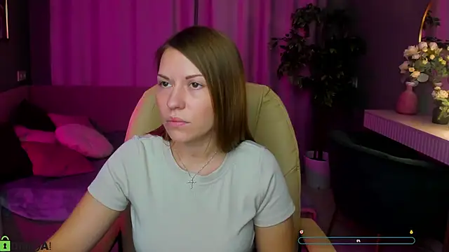 Kira Miragee online show from July 28, 2026, 1:01 am