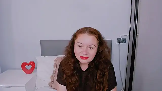 Snapshot of ElisabethLovee chatting on July 8, 2026, 2:21 pm ElisabethLovee online show from July 8, 2026, 2:21 pm