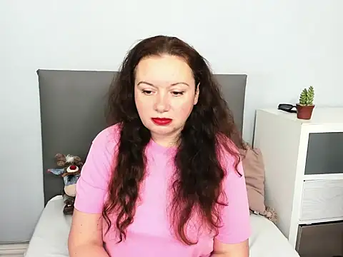 Snapshot of ElisabethLovee chatting on July 10, 2026, 2:08 pm ElisabethLovee online show from July 10, 2026, 2:08 pm