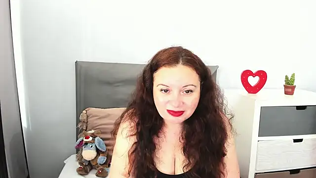Snapshot of ElisabethLovee chatting on July 13, 2026, 2:31 pm ElisabethLovee online show from July 13, 2026, 2:31 pm