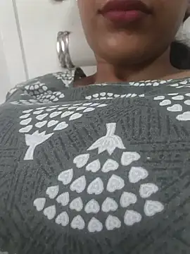 sharmilasingh89 online show from July 25, 2026, 7:39 am