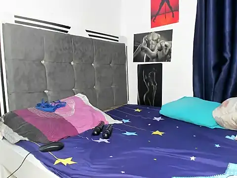 Snapshot of Qutekiller chatting on July 12, 2026, 9:55 am Qutekiller online show from July 12, 2026, 9:55 am