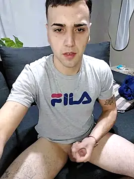 Agusss 2000 online show from July 18, 2026, 1:26 pm