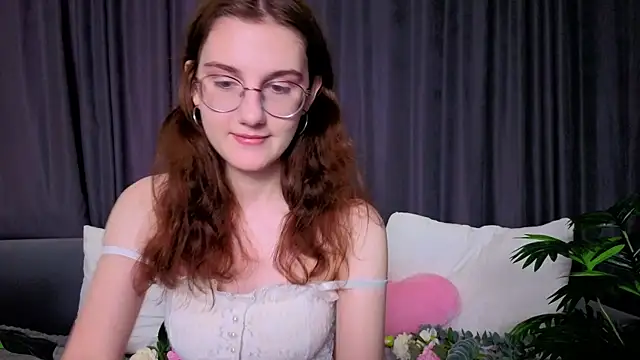 Snapshot of liLunny_ chatting on July 27, 2026, 2:51 am liLunny online show from July 27, 2026, 2:51 am