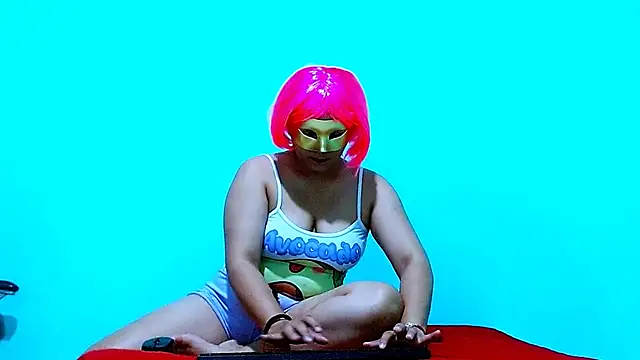 scarlethot190 online show from July 25, 2026, 2:25 pm