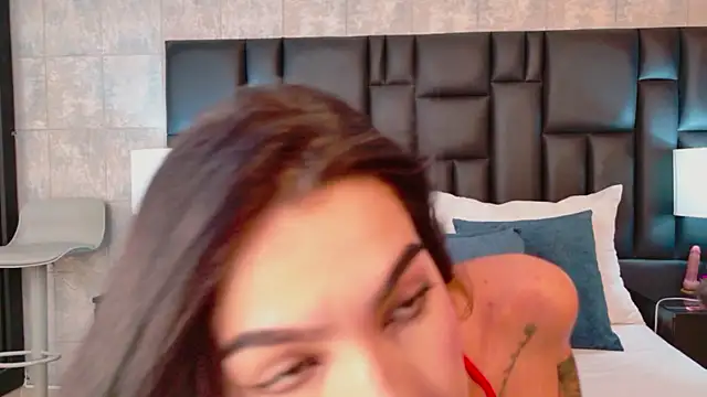 Snapshot of RoxyReinn chatting on July 15, 2026, 7:41 pm RoxyReinn online show from July 15, 2026, 7:41 pm