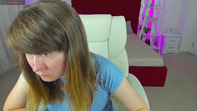 AlexaAmour online show from July 13, 2026, 5:43 am