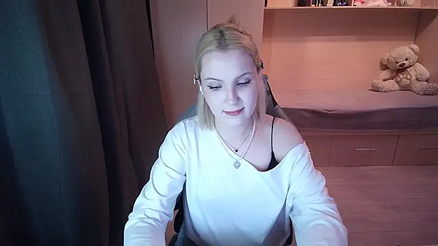 ElsyGven online show from July 21, 2026, 3:03 pm