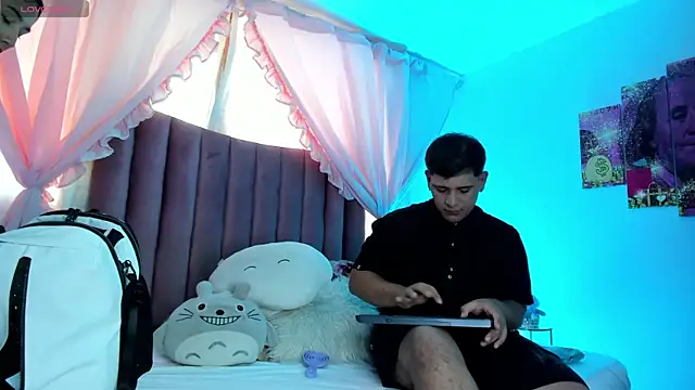 Snapshot of Shannel01 chatting on July 15, 2026, 8:14 pm Shannel01 online show from July 15, 2026, 8:14 pm