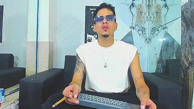 Snapshot of Klaar_Blessed chatting on July 25, 2026, 1:52 pm Klaar Blessed online show from July 25, 2026, 1:52 pm