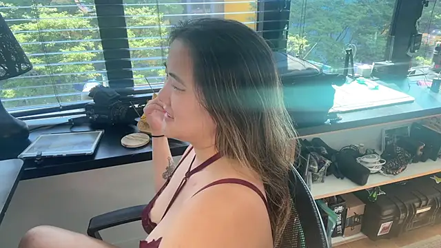 Snapshot of kaylawang chatting on July 12, 2026, 6:54 pm kaylawang online show from July 12, 2026, 6:54 pm