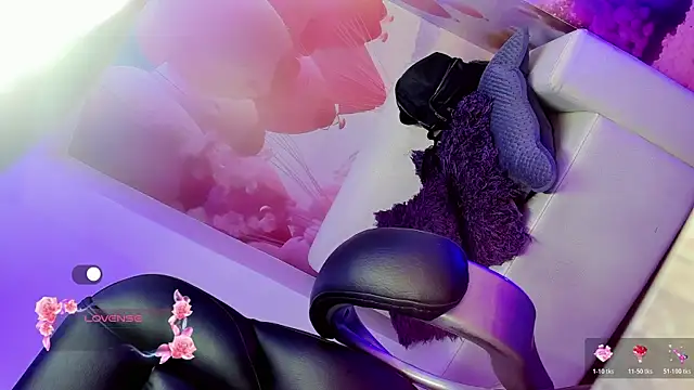 VickyDolls online show from July 19, 2026, 8:23 pm