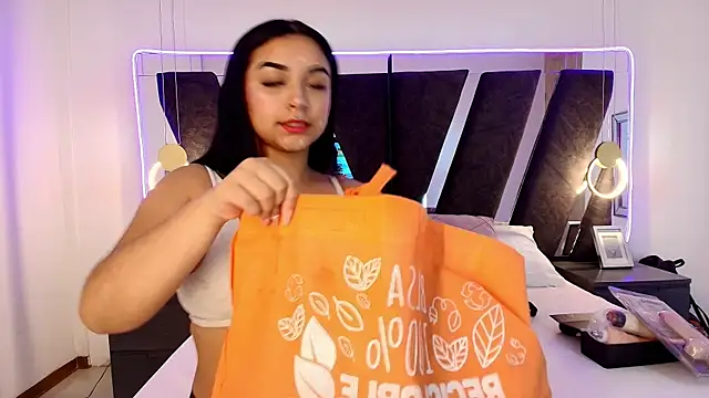 Snapshot of amber_jhonson__ chatting on July 11, 2026, 10:00 pm amber jhonson online show from July 11, 2026, 10:00 pm