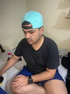 LatinBearX online show from July 9, 2026, 11:53 pm