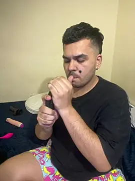 LatinBearX online show from July 11, 2026, 12:02 am