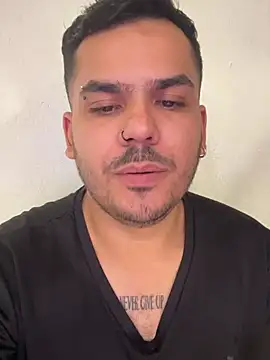 LatinBearX online show from July 14, 2026, 7:41 pm